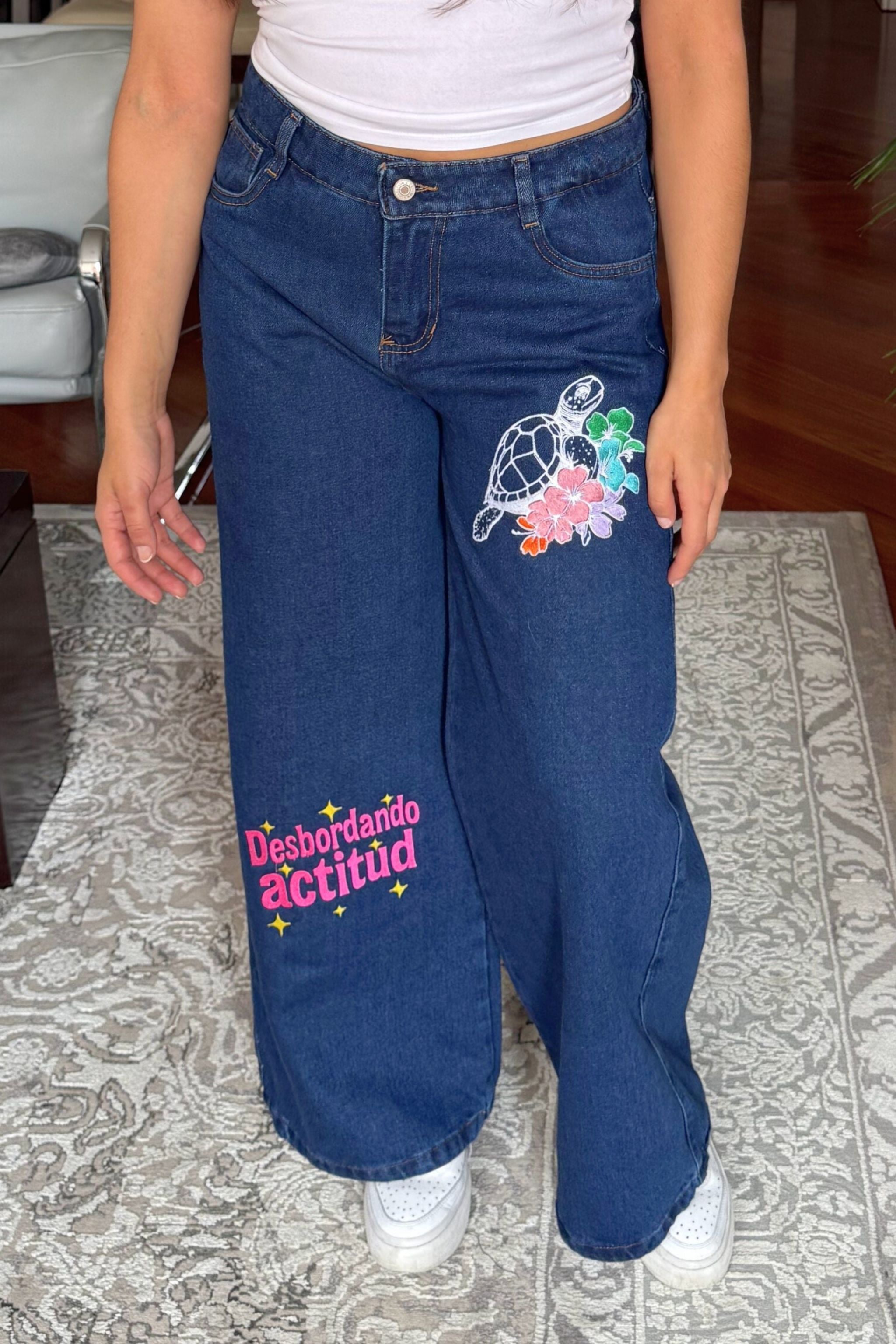 PANTALÓN DESBORDANDO ACTITUD