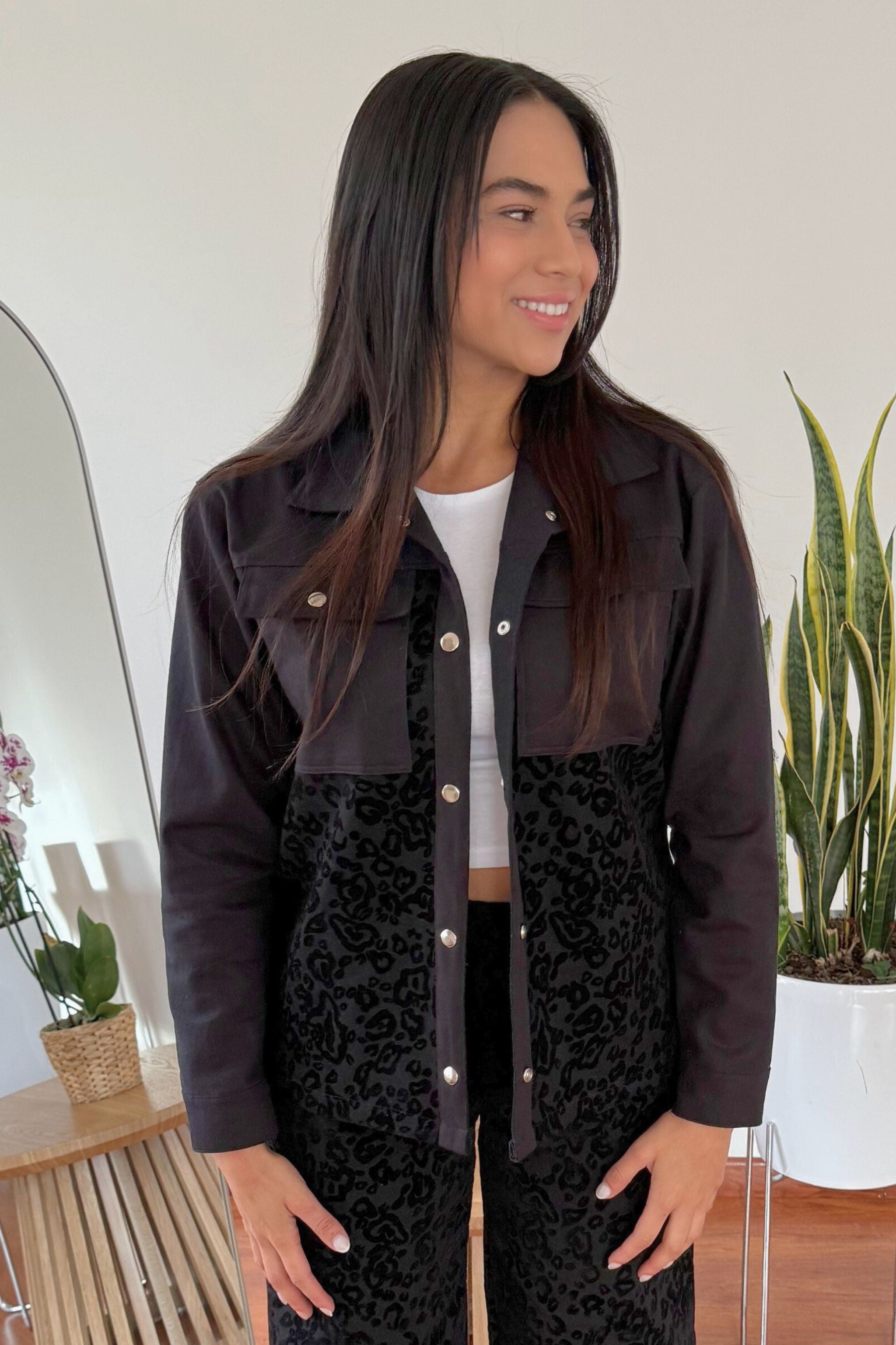 CHAQUETA ANIMAL PRINT NEGRA OVERSIZE