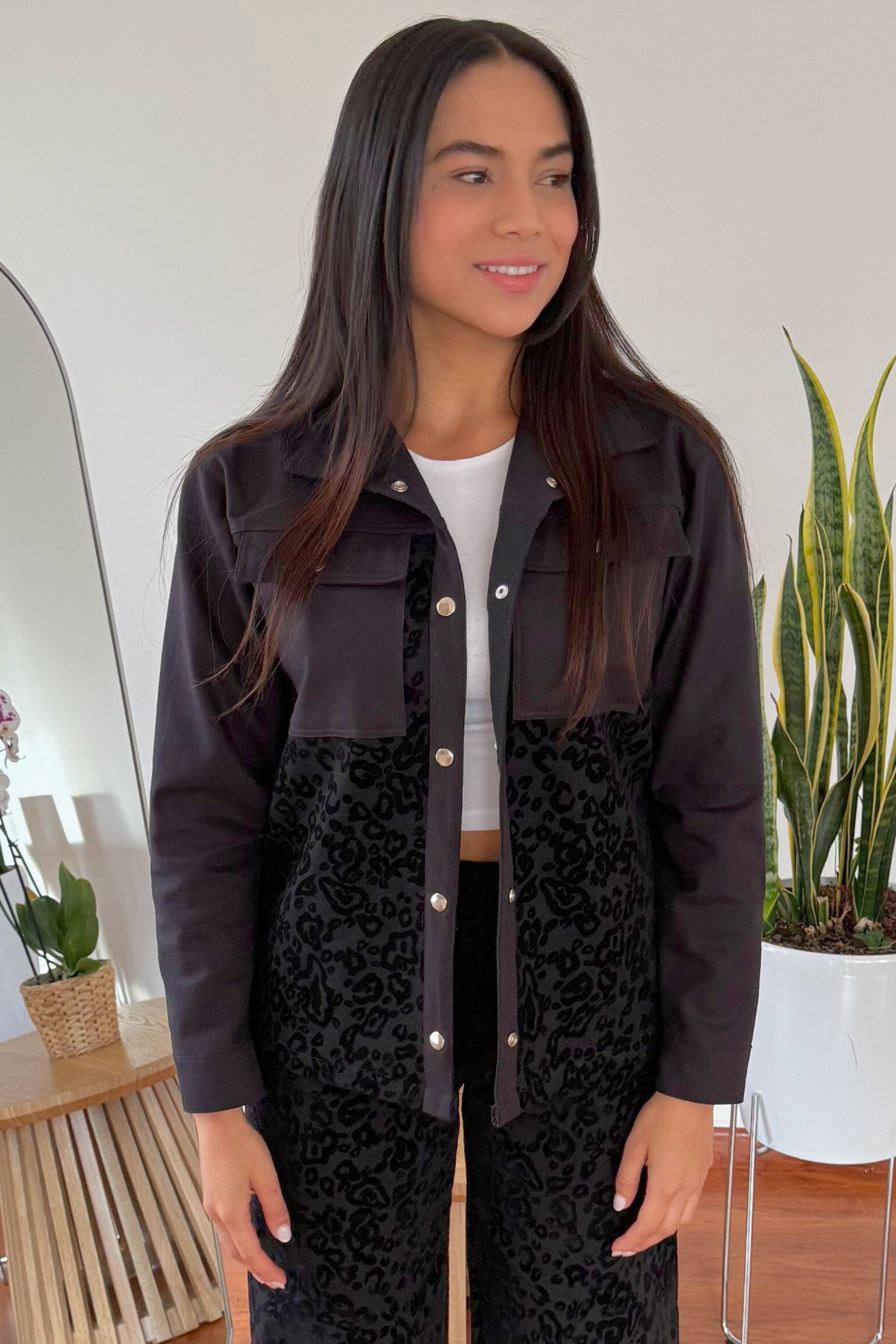 CHAQUETA ANIMAL PRINT NEGRA OVERSIZE